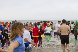 tenby boxing day swim 14 sm.jpg